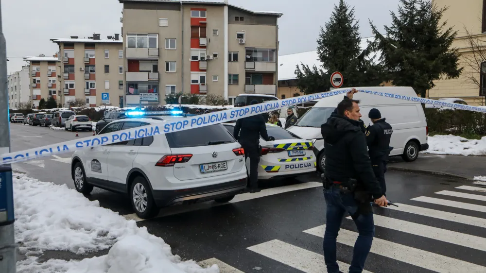 20.01.2023 - Oražnova ulica - strelanjae - umor - Na območju Viča je popoldne prišlo do streljanja, v katerem je ena oseba umrla.Foto: Luka Cjuha