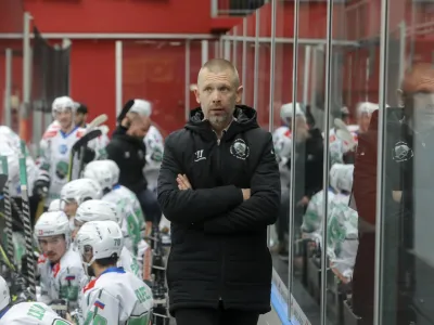 trener hokejistov Olimpije Mitja Šivichokejist Olimpije - zmagovalci pokala Slovenije - 28.09.2022 – hokej - Sij Acroni Jesenice: SŽ Olimpija - pokal Slovenije, finale //FOTO: Jaka Gasar