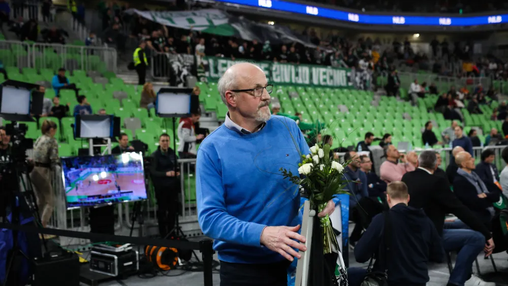 legendarni košarkar Dušan Hauptman,- 29.01.2023 - Košarkarski klub Cedevita Olimpija počastil kariero legendarnega košarkarja Dušana Hauptmana in upokojil dres nekdanjega kapetana zmajev s številko 10, //FOTO: Bojan Velikonja