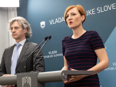 Ljubljana, vlada RS.<br>Izjava po redni seji vlade.<br>Ministrica za kulturo Asta Vrecko.