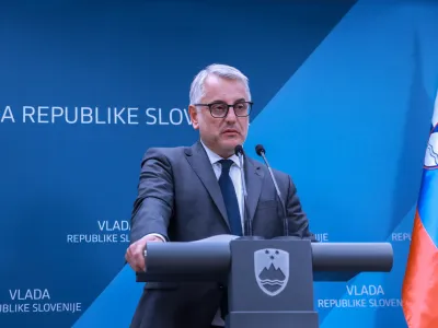 Ljubljana, vlada.<br>Novinarska konferenca po seji vlade.<br>Minister za gospodarski razvoj Matjaz Han.