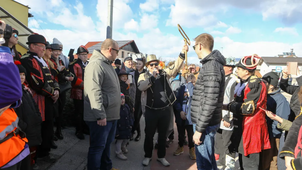 - 04.02.2023 - Vir pri Domžalah - tradicionalni prevzem oblasti in ključa občinske blagajne v občini Domžale pred pustovanjem v organizaciji pustne sekcije Striček Vir //FOTO: Luka Cjuha