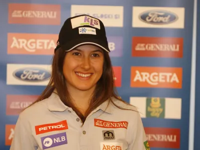 ﻿Tina Robnik - alpsko smučanje - 06.10.2015 - Smučarska zveza Slovenije (SZS) - predstavitev smučarskih reprezentanc - smučarska reprezentanca pred začetkom nove zimske sezone 2015/2016 za nastop na tekmah za svetovni pokal - predstavitev panog združenih pod okriljem SZS //FOTO: Bojan Velikonja