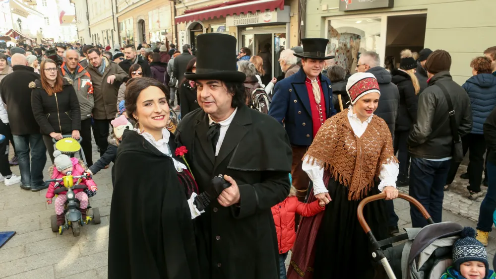 ﻿kranjski France Prešeren Bojan Bešter in Julija- 08.02.2019 – Kulturni praznik Prešernov dan - Prešernov smenj Kranj - //FOTO: Luka Cjuha.