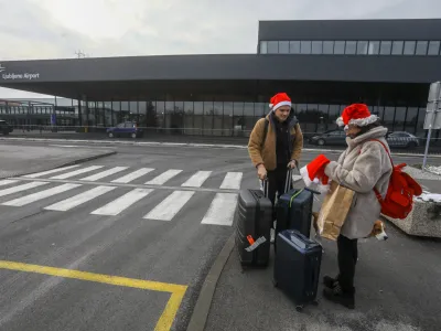 - potniški terminal - - 14.12.2022 - Letališče Jožeta Pučnika Brnik – Aerodrom Ljubljana – Fraport Slovenija //FOTO: Luka Cjuha