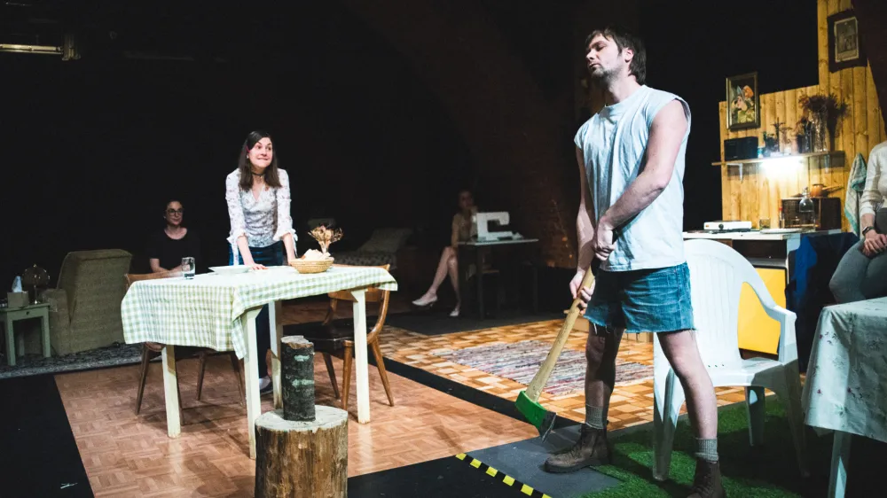 E. Jelinek: Ljubimki, Slovensko mladinsko gledališče 2023