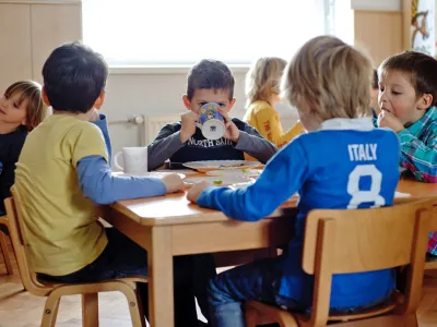 prehrana<br><br><br>- Vrtec Črnuče - zavod za predšolsko vzgojo - predšolski otroci - <br><br><br><br><br><br><br>//FOTO: Tomaž Zajelšnik