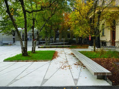 Trg ob Komenskega ulici v Ljubljani, 2021; avtorja: Matej Vozlič, Vesna Vozlič – Atelje Vozlič Foto: Miran Kambič