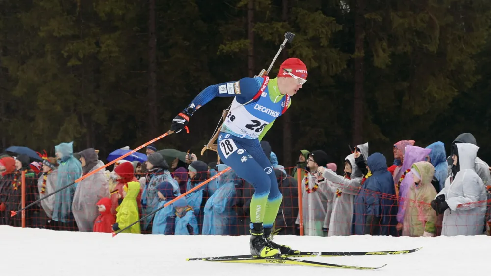 Biathlon - Biathlon World Championship - Oberhof, Germany - February 19, 2023 Slovenia's Alex Cisar in action during the men's 15km mass start competition REUTERS/Lisa Leutner