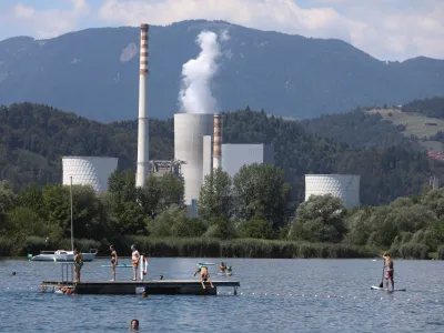 Termoelektrarna &Scaron;o&scaron;tanj - TE&Scaron; 6 - Pregled leta 2022- 04.08.2022 &ndash; Velenje &ndash; Velenjska plaža - jezero //FOTO: Luka Cjuha