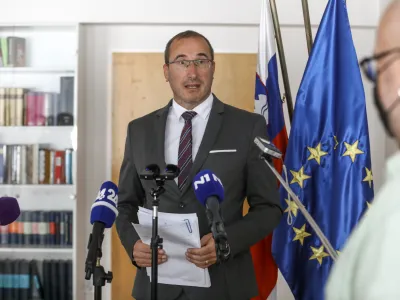 Aktualni generalni državni tožilec Drago Šketa je pričakovano prepričal tudi državnotožilski svet, ki ga bo predlagal državnemu zboru v izvolitev za še en mandat. 