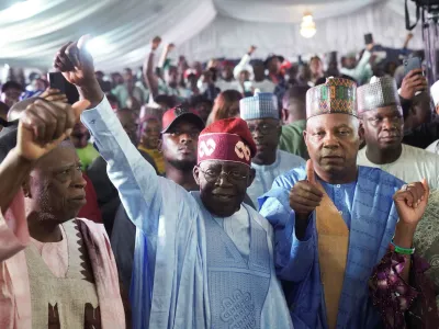 Bola Ahmed Tinubu je po podatkih volilne komisije novoizvoljeni predsednik Nigerije. Glavna tekmeca bosta to spodbijala na sodišču. Foto: Reuters