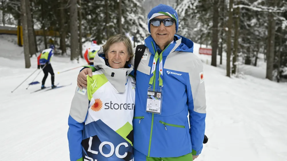 Zakonca Nevenka Beba in Jože Omerzu sta zaprisežena prostovoljca od olimpijskih iger v Sarajevu. Sodelovanje na plani&scaron;kem prvenstvu jima pomeni uresničitev dolgoletnih sanj.