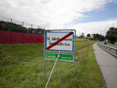 ﻿dvojezični napis Šentjakob v Rožu- 07.09.2020 – Avstrija - Avstrijska zvezna dežela Koroška - 100. obletnica koroškega plebiscita //FOTO: Matjaž RuštOPOMBA: REPORTAŽA ZA OBJEKTIV 2020