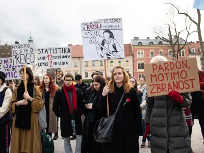 Ljubljana, Kongresni trg.<br>Feministicni protestni shod na temo Patriarhat ubija!, ki ga ob mednarodnem dnevu zensk pripravlja Iskrin delovni odbor za feminizem.