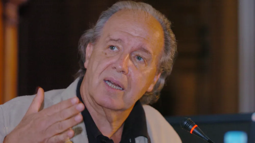 arhitekt prof. Boris Podrecca, <br><br>-   zasnoval projekt Šumi Ljubljana - poslovno-stanovanjski kompleks z multikinom <br>  <br>-   svoje zamisli uresničuje v ateljejih na Dunaju, v Stuttgartu in Benetkah,<br>- od leta 1982 je gostujoči profesor v Lozani, Parizu, Benetkah, Philadelphii, Londonu, na Dunaju in v Bostonu na Univerzi Harvard, <br>- od leta 1988 redni profesor na stuttgartski univerzi. Direktor Inštituta za prostorsko oblikovanje in načrtovanje. <br>- leta 1992 prejel nagrado Jožeta Plečnika,<br>- leta 1997 častni znak za zasluge zvezne dežele Dunaj<br>- leta 2005 postal častni doktor Univerze Maribor<br>,// FOTO: Luka CjuhaOPOMBA: ZA OBJAVO V ČASOPISU DNEVNIK