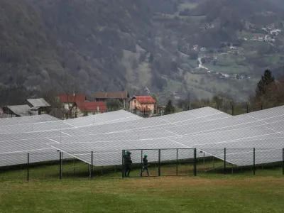 - 08.04.2022 &ndash; Holding Slovenske elektrarne HSE Sonce &ndash; Sončna elektrarna Prapretno pri Hrastniku, otvoritev največje sončne elektrarne v Sloveniji //FOTO: Luka Cjuha