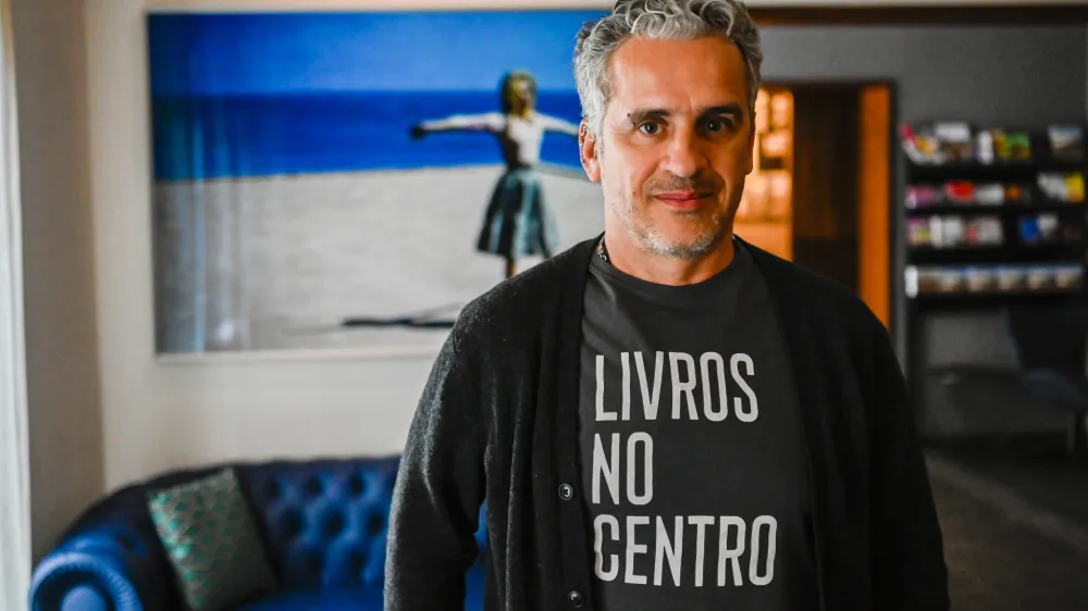 José Luís Peixoto, portugalski pisatelj - avtor romana Mestece Galveias - 12.03.2023 - 20. Festival Literature sveta – Fabula 2023 - pogovor s portugalskim pisateljem Joséjem Luísom Peixotom, enim najvidnejših ustvarjalcev sodobne portugalske književnosti, //FOTO: Nik Erik Neubauer