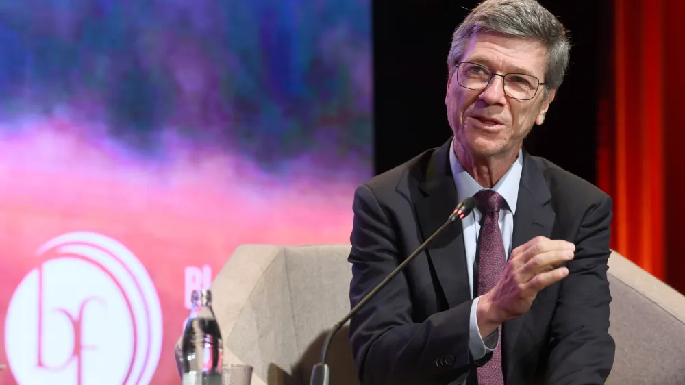 ﻿Bled, Festivalna dvorana Bled.<br>Strateski forum Bled 2019.<br>Panel z naslovom Pogovorimo se o trajnosti.<br>Direktor Centra za trajnostni razvoj iz ZDA Jeffrey Sachs.