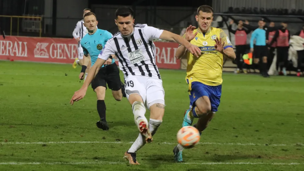 Mirlind Daku Mura - Koper - Avtor Igor Napast