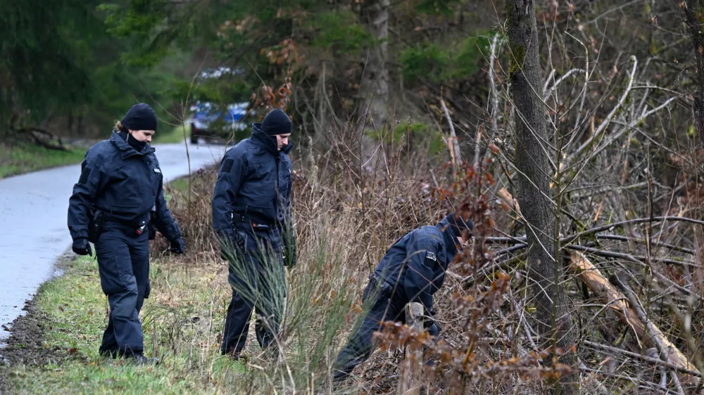 14 March 2023, North Rhine-Westphalia, Freudenberg: Police undertake a search in the area where the body of Luise, a murdered teenager was discovered. The corpse of a 12-year-old girl was discovered alongside a bike route in Rhineland-Palatinate, near the state border with North Rhine-Westphalia. Photo: Roberto Pfeil/dpa