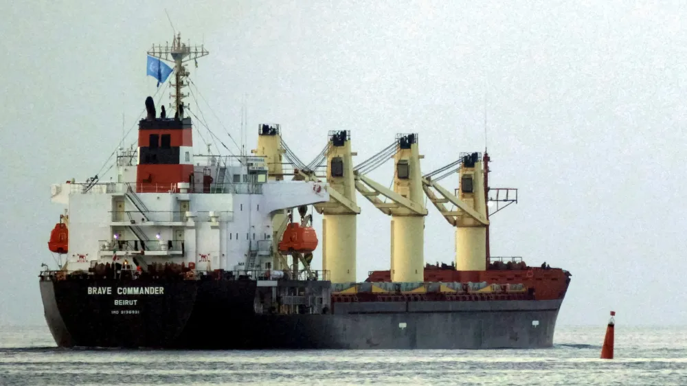 FILE PHOTO: The Lebanese-flagged bulk carrier Brave Commander leaves the sea port of Pivdennyi with wheat for Ethiopia after restarting grain export, amid Russia's attack on Ukraine, in the town of Yuzhne, Odesa region, Ukraine August 16, 2022. REUTERS/Igor Tkachenko/File Photo