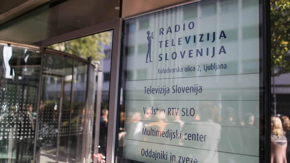 - 10.10.2022 – Novinarska konferenca stavkajočih in prejemnikov opominov pred odpovedjo delovnega razmerja na RTV SLO o trenutnih razmerah v hiši //FOTO: Bojan Velikonja