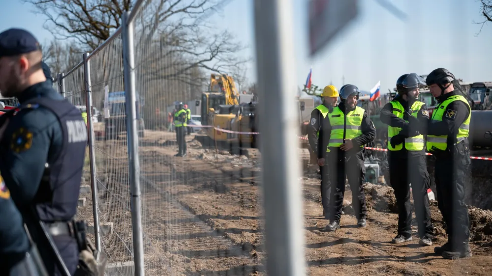Ljubljana, gradbisce kanala C0.<br>Protest proti gradnji kanalizacijskega kanala C0.