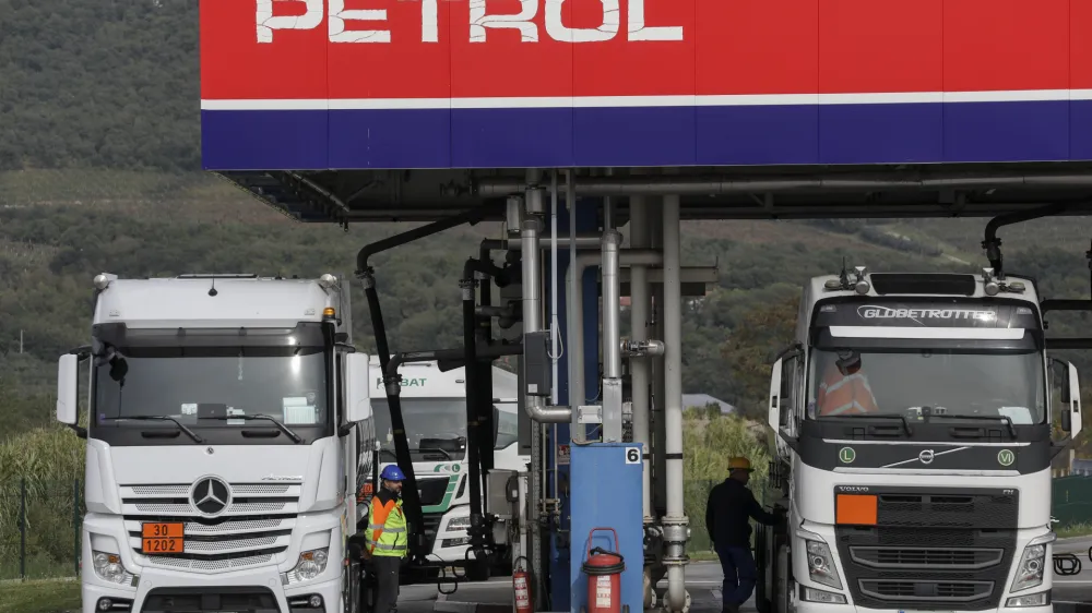 - 21.10.2022 - Petrolova logistika in in&scaron;talacija Sermin - skladi&scaron;čenje - nafta, gorivo //FOTO: Jaka Gasar