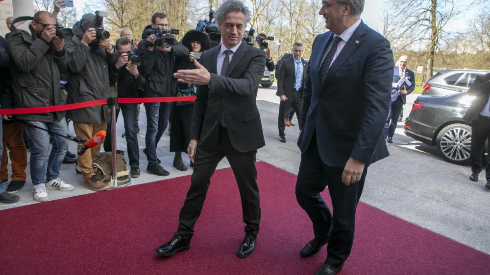 predsednik slovenske vlade dr. Robert Golobhrvaški predsednik vlade Andrej Plenković - 28.03.2023 – Brdo pri Kranju - delovni obisk predsednika Vlade Republike Hrvaške Andreja Plenkovića – predsednika vlad razpravljala o sodelovanju na področju energetike in infrastrukture, razmer na Zahodnem Balkanu in sodelovanje glede migracij. //FOTO: Luka Cjuha