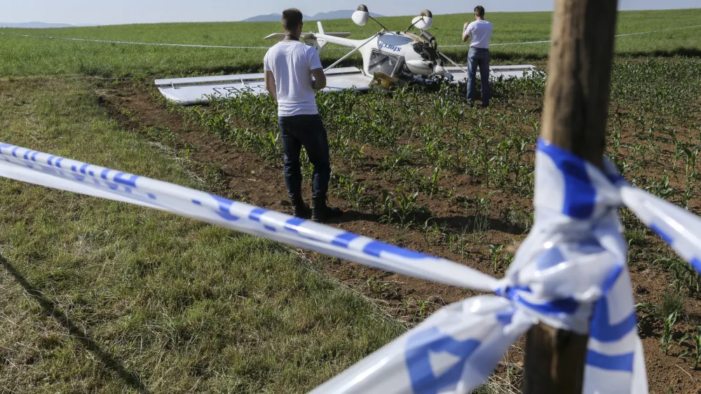 - 10.06.2014 Grosuplje - letalska nesreča - pri prisilnem pristanku med Cikavo in Grosupljem strmoglavilo ultralahko letalo, pri čemer se je zaradi razmočenega terena letalo prevrnilo    //FOTO: Jaka Gasar