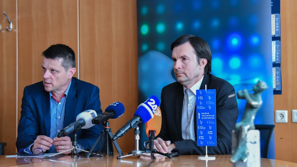 Ljubljana, RTV Slovenija.<br>V. d. direktorja Televizije Slovenija Uros Urbanija in odgovorni urednik informativnega programa drugega programa Televizije Slovenija Rajko Geric, ki vodi stavkovna pogajanja na strani delodajalca, sta dala izjavo za medije.