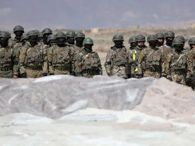 Service members of Kazakhstan's airborne assault forces take part in military exercises at a target range in the Almaty region, Kazakhstan, April 5, 2023. REUTERS/Pavel Mikheyev