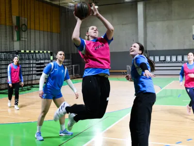 <br><br>- 05.04.2023 &ndash; ženska rokometna reprezentance Slovenije &ndash; trening pred kvalifikacijskima tekmama za svetovno prvenstvo 2023 proti Italiji<br> <br>//FOTO: Bojan Velikonja<br> 