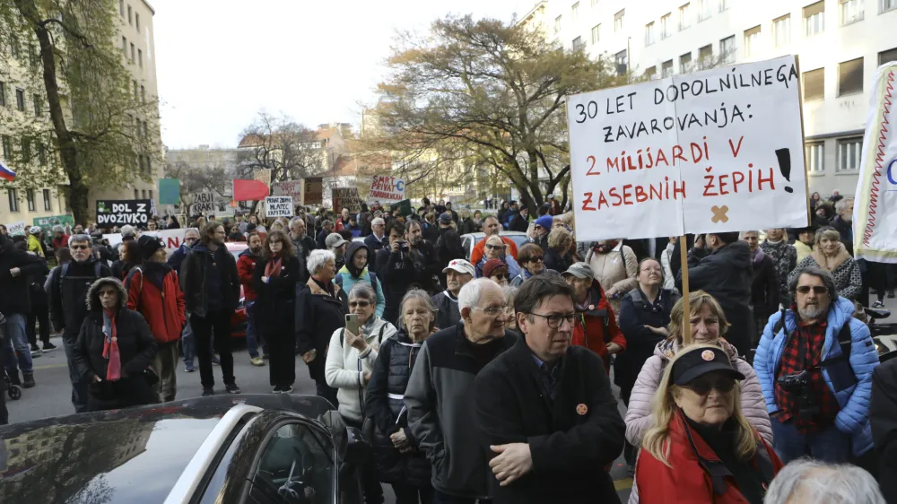 - 07.04.2023 - Protestni shod iniciative Glas ljudstva na Svetovni dan zdravja - Pohod za javno zdravstvo z Javno tribuno –zahtevali interventni zakon, v katerem predlagajo rešitve za krepitev javnega zdravstva - paket dveh zakonskih sprememb, ukinitev dopolnilnega zdravstvenega zavarovanja in predlog za pravičnejši davek - protest //FOTO: Luka Cjuha