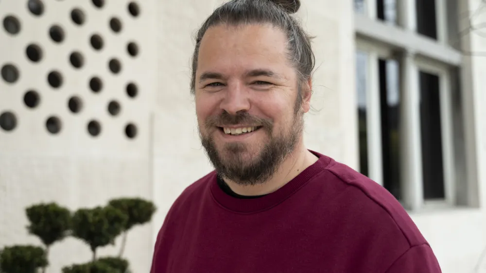 slikar Staš Kleindienst, dobitnik Jakopičeve nagrade - 12.04.2023 - Jakopičeve nagrade - podelitev nagrade in priznanj Riharda Jakopiča za likovno in vizualno umetnost, //FOTO: Nik Erik Neubauer