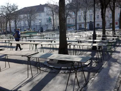 13. 03. 2023- Simbolična fotografija - ljubljanska tržnica, prazne stojnice <br><br><br>Foto: Tomaž Skale