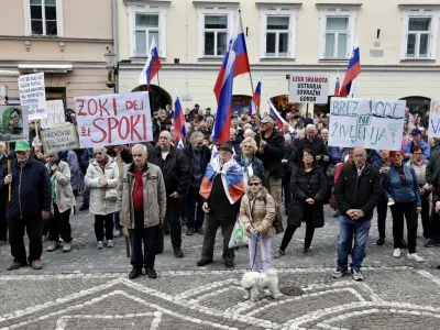 Protest pred Mestno hišo