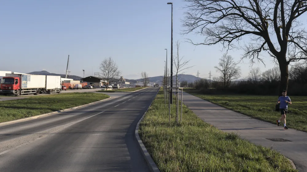 Na pogajanjih sta KPL in PZG občini dala ponudbo za gradnjo preostanka Industrijske ceste, le za nekaj deset tisoč evrov nižjo od Trgogradove. Foto: Jaka Gasar 