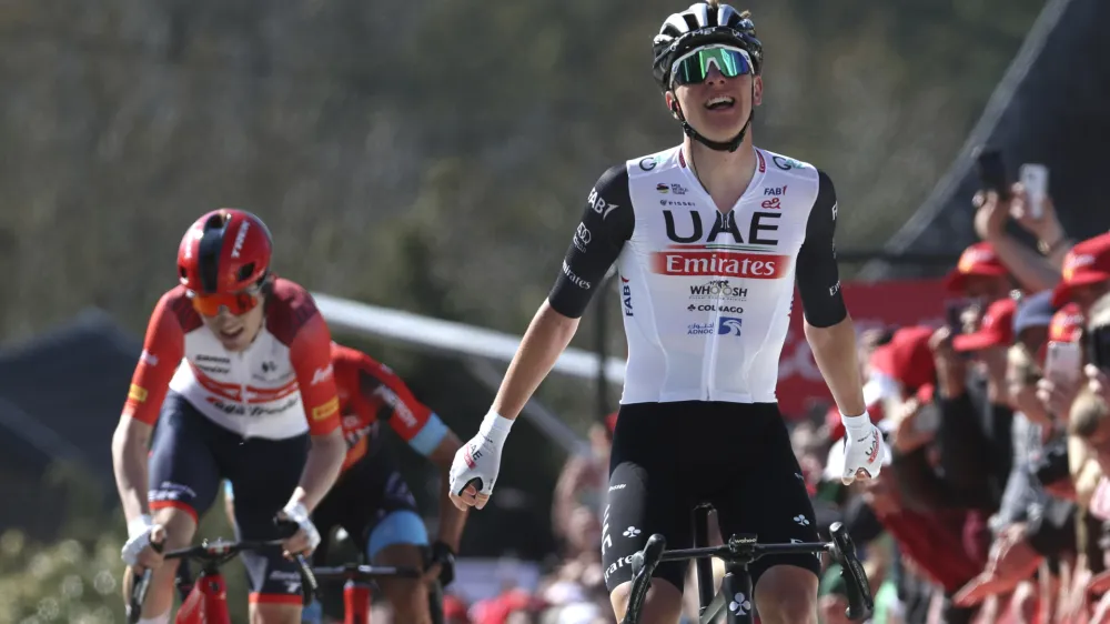 Tadej Pogačar je sredi aprila vpisal že 12. zmago sezone. Lani jih je v celem letu nabral 16.