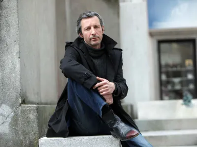 - 20.04.2022 - Boštjan Narat, glasbenik, filozof, skladatelj, performer, soustanovitelj in gonilna sila glasbene skupine Katalena//FOTO: Tomaž SkaleOPOMBA: DNEVNIKOV OBJEKTIV 2022 – INTERVJU