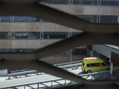 ﻿V UKC Ljubljana (na fotografiji je tamkajšnji urgentni blok) so pravočasno prepoznali dogajanje, ki bi lahko privedlo do zamenjave pacientov. Njihove izkušnje pa kažejo, da se okoliščine, v kakršnih je prišlo do celjske zamenjave, lahko ponovijo. 