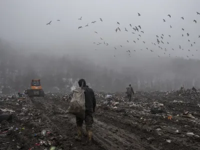 – Svetovni dan zemlje - ilustrativne in simbolične fotografije - Bosna, onesnaženje, premog, smeti, rudnik //FOTO: Jaka Gasar