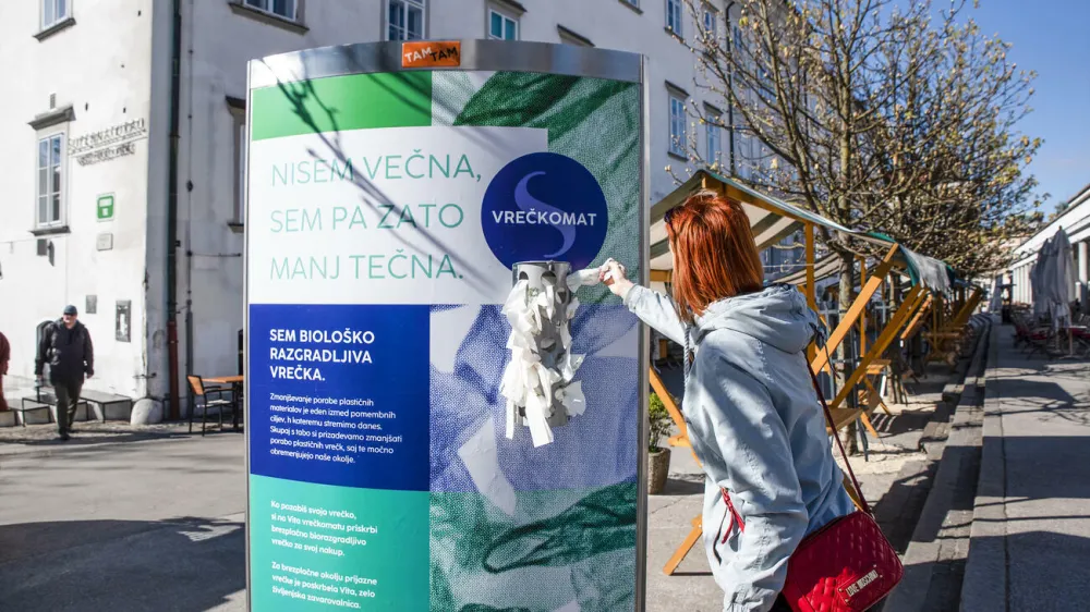 Vrečkomat na tržnici