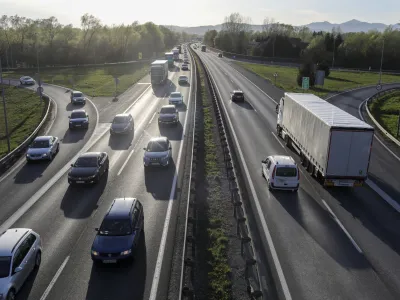 Na Darsu opozarjajo, da na ljubljanski obvoznici zaradi prvomajskih počitnic pričakujejo več prometa in tudi zastojev, enako, kot je bilo med velikonočnimi prazniki.