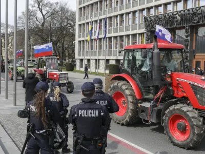 - 24.03.2023 - opozorilni protest kmetov &ndash; protestni shod zaradi nezadovoljstva, vrste zahtev do kmetov in perečih težav v kmetijstvu - Sindikat kmetov Slovenije -<br> <br>//FOTO: Jaka Gasar