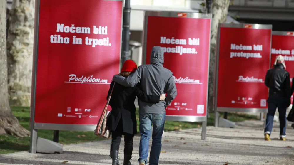 ﻿simbolična fotografija - nasilje nad ženskami - ljubezen - par<br><br><br>- 25.11.2013 v parku Zvezda - Mednarodni dan proti nasilju nad ženskami - prireditev v podporo ratifikaciji konvencije Sveta Evrope proti nasilju nad ženskami in nasilju v družini.//FOTO: Luka Cjuha