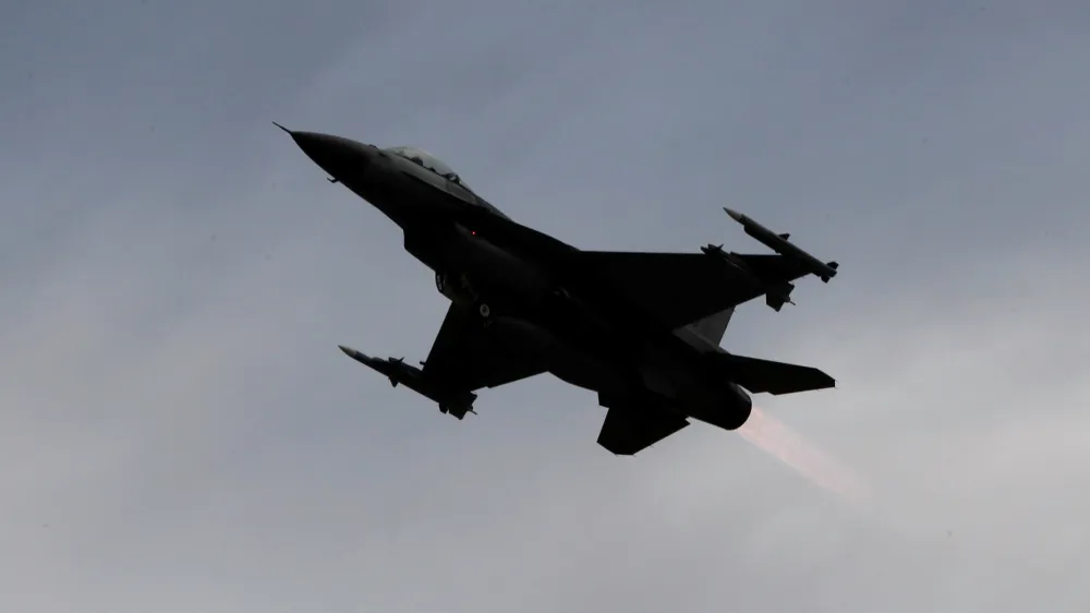 FILE PHOTO: A F-16 fighter jet takes off during a military drill at Zhi-Hang Air Base in Taitung, Taiwan January 30, 2018. REUTERS/Tyrone Siu