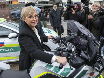 predsednica republike in vrhovna poveljnica obrambnih sil dr. Nataša Pirc Musar- 31.03.2023 – Slovenska vojska (SV) - Vojašnica Ivana Cankarja Vrhnika - obisk predsednice republike v okviru katerega se je seznanila s stanjem pripravljenosti Slovenske vojske v letu 2022, //FOTO: Jaka Gasar