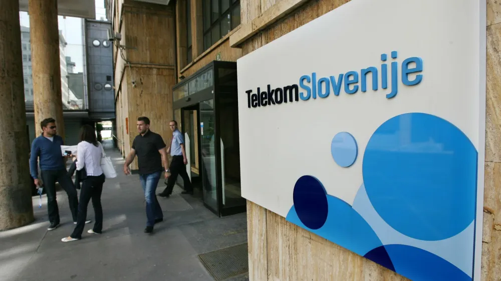 - simbolična fotografija - poslovna stavba Telekom Slovenije -  telekomunikacije - privatizacija, prodaja dravnega premoenja <br><br><br><br><br><br>//FOTO: Toma Skale